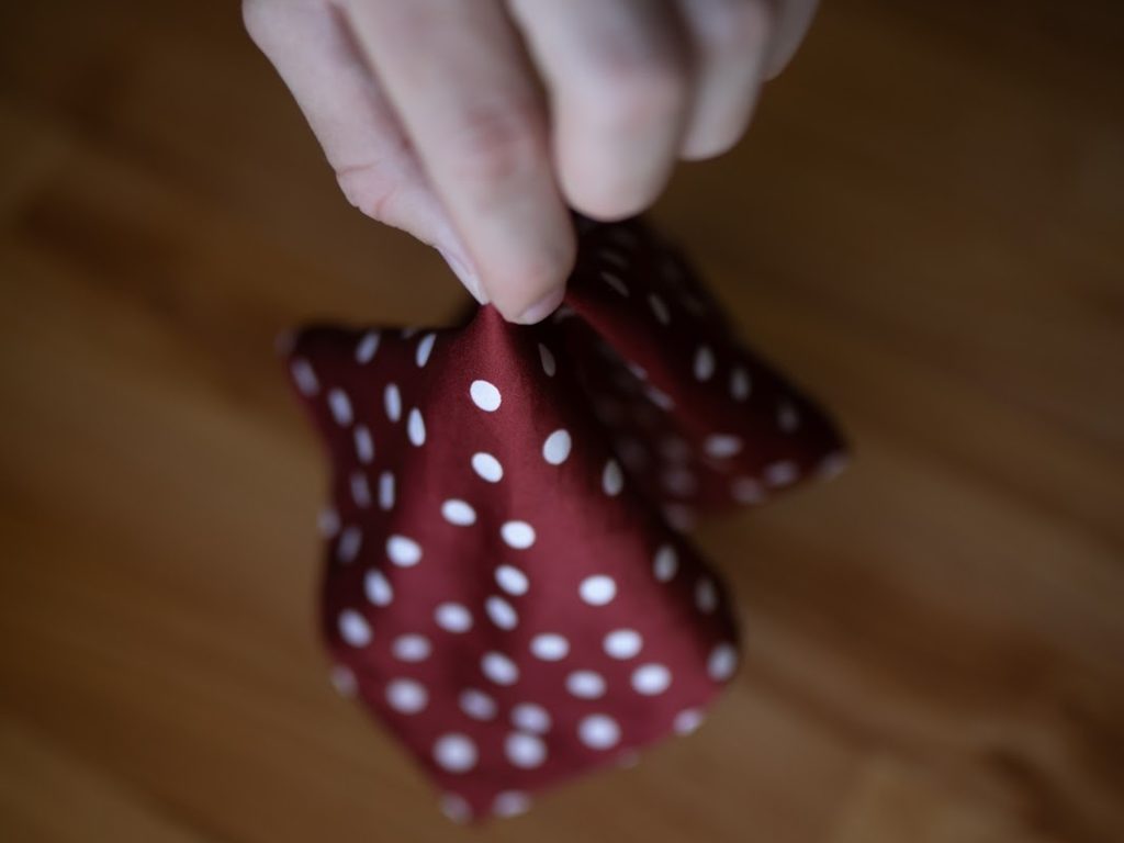 HankyBook - How to Fold a Handkerchief for a Suit Pocket (7 Methods + Photos) - puff3