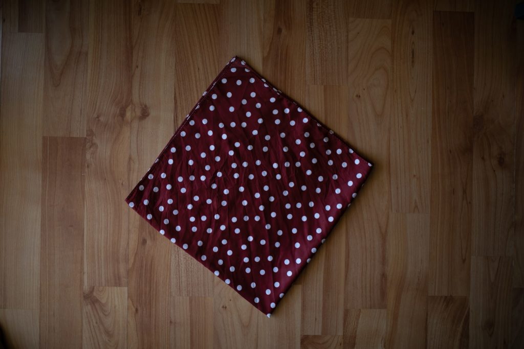 HankyBook - How to Fold a Handkerchief for a Suit Pocket (7 Methods + Photos) - singlecorner1